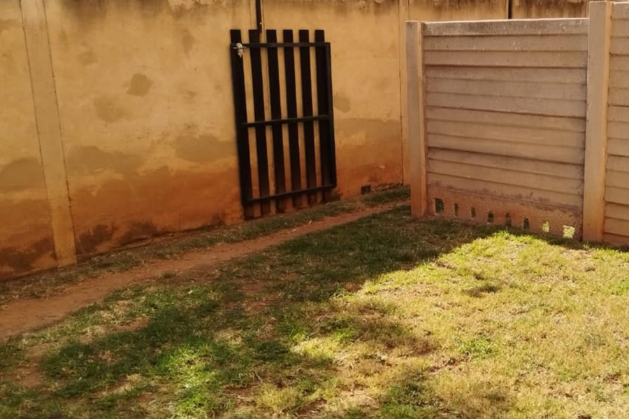 2 Bedroom Property for Sale in Heuweloord Gauteng