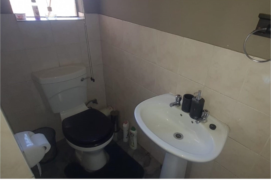 2 Bedroom Property for Sale in Heuwelsig Estate Gauteng