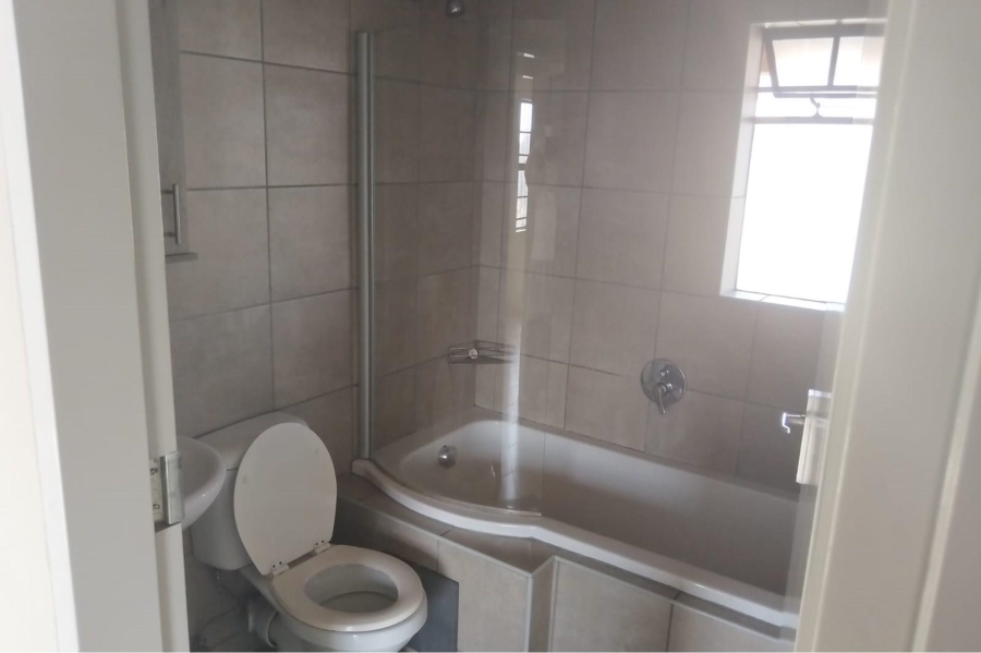 2 Bedroom Property for Sale in Montana Tuine Gauteng