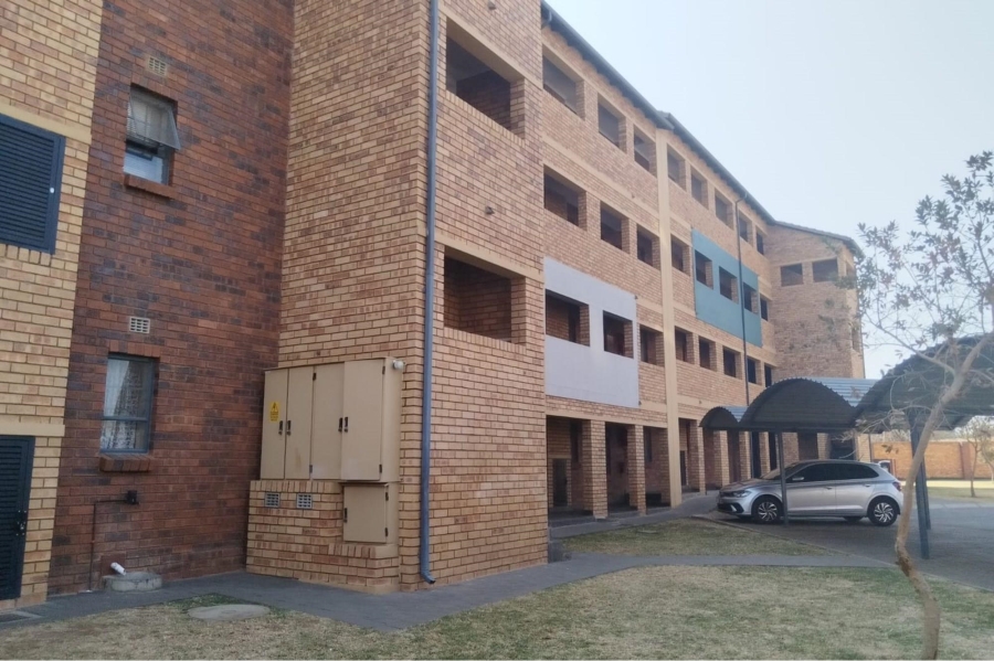 2 Bedroom Property for Sale in Montana Tuine Gauteng