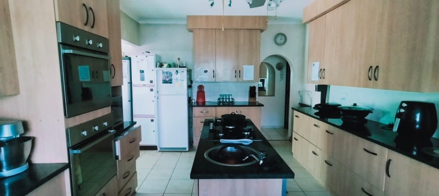 4 Bedroom Property for Sale in Mountain View Gauteng