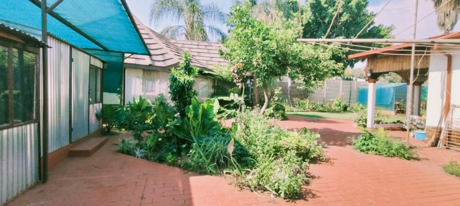 4 Bedroom Property for Sale in Mountain View Gauteng