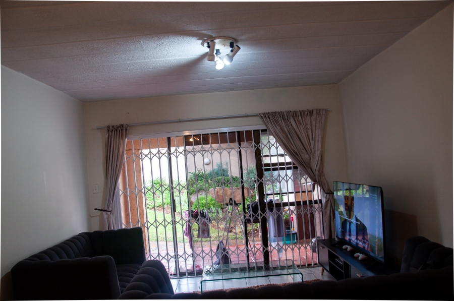 2 Bedroom Property for Sale in Buccleuch Gauteng