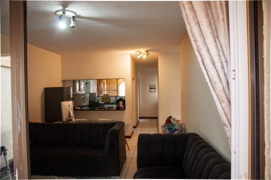 2 Bedroom Property for Sale in Buccleuch Gauteng