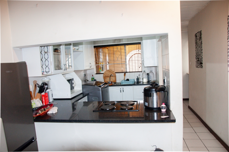 2 Bedroom Property for Sale in Buccleuch Gauteng