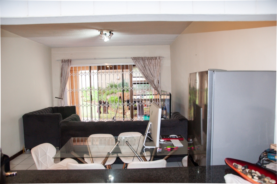 2 Bedroom Property for Sale in Buccleuch Gauteng