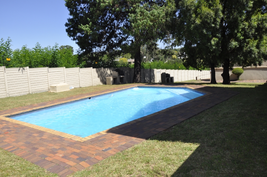 2 Bedroom Property for Sale in Buccleuch Gauteng