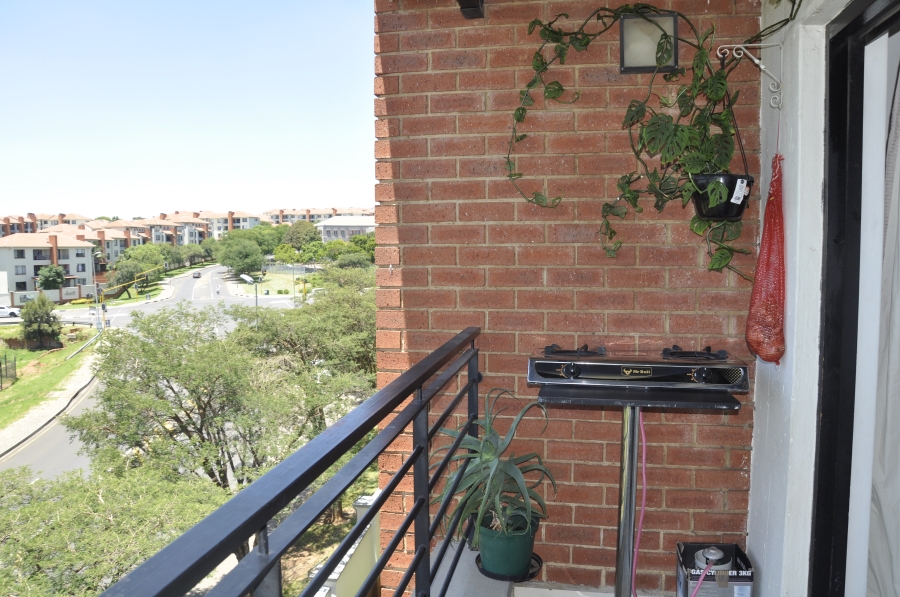 2 Bedroom Property for Sale in Greenstone Hill Gauteng