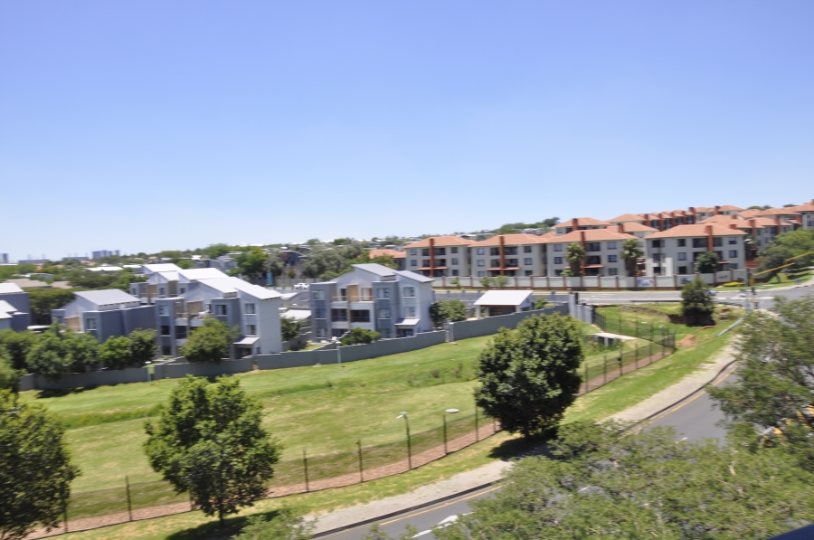 2 Bedroom Property for Sale in Greenstone Hill Gauteng