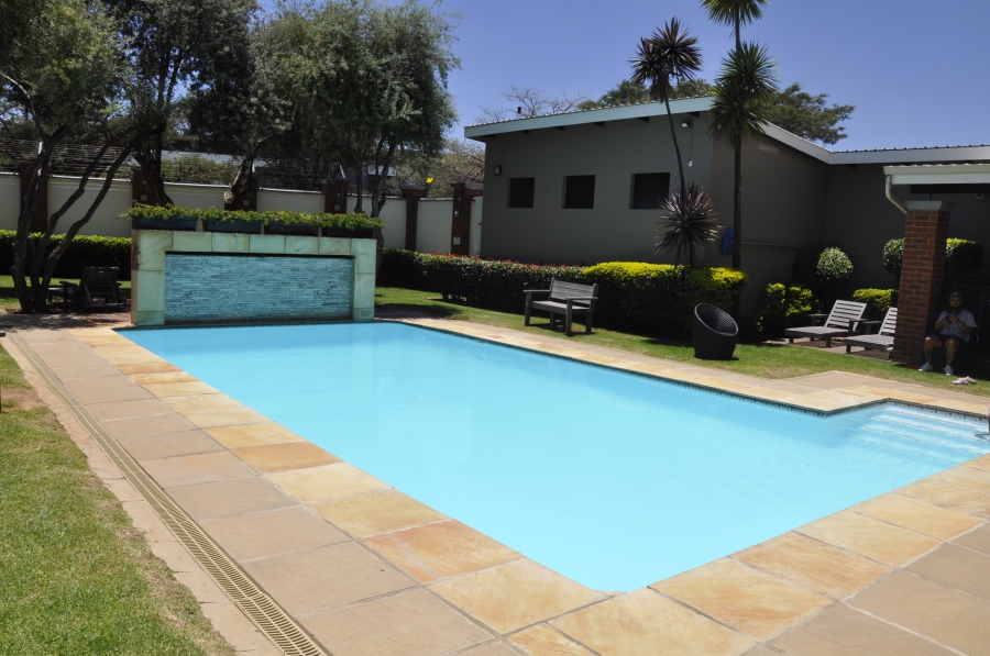 2 Bedroom Property for Sale in Greenstone Hill Gauteng