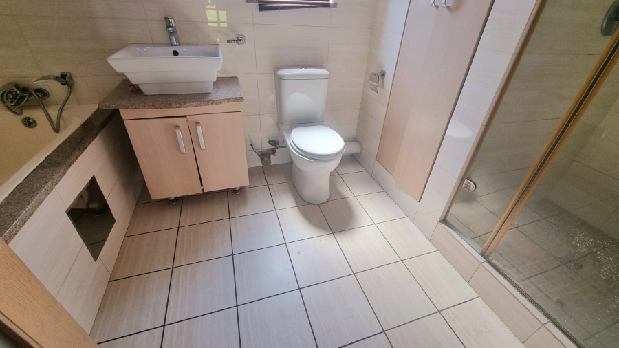 2 Bedroom Property for Sale in Noordwyk Gauteng
