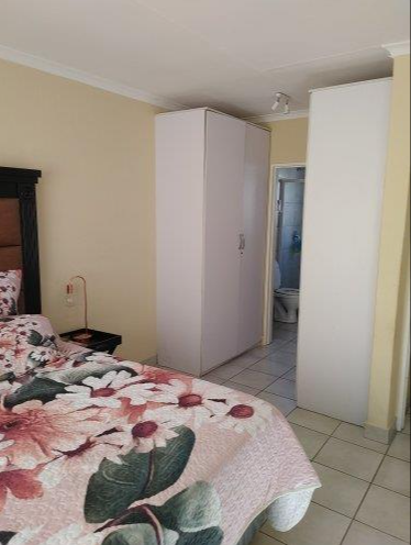 To Let 2 Bedroom Property for Rent in Greenstone Hill Gauteng