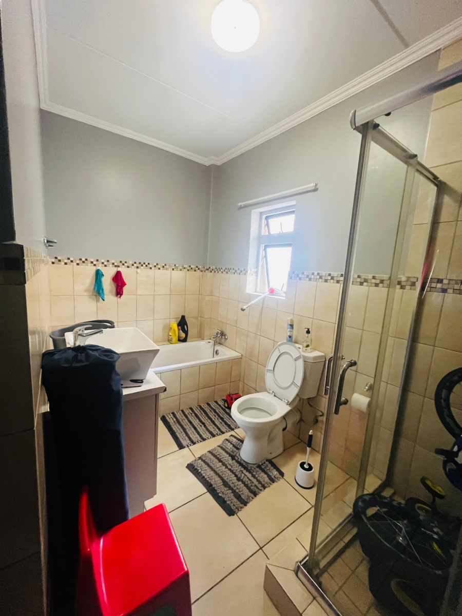 2 Bedroom Property for Sale in Villieria Gauteng