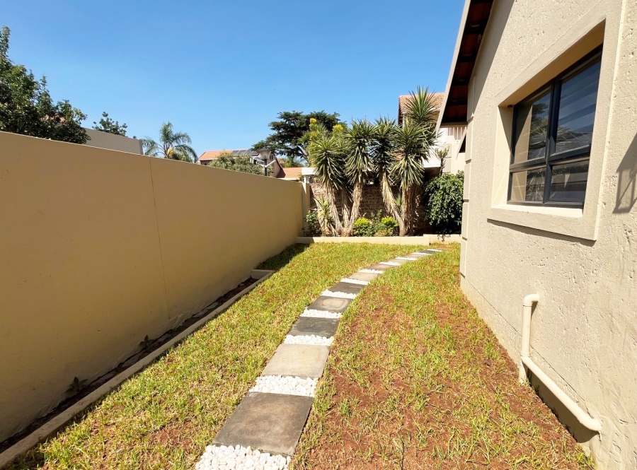 To Let 4 Bedroom Property for Rent in Broadacres Gauteng