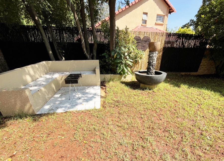 To Let 4 Bedroom Property for Rent in Broadacres Gauteng