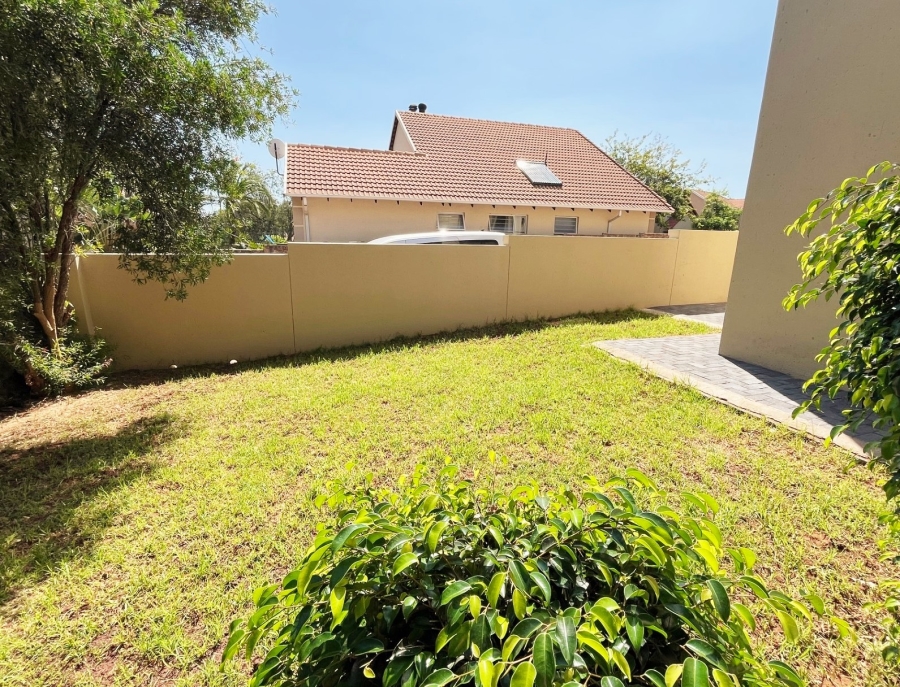 To Let 4 Bedroom Property for Rent in Broadacres Gauteng