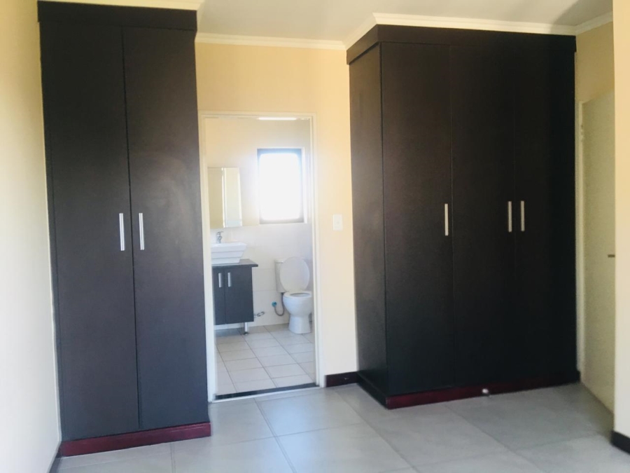 To Let 2 Bedroom Property for Rent in Noordwyk Gauteng