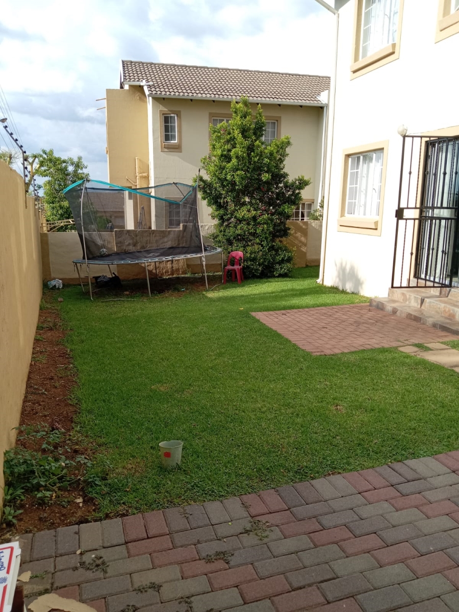 3 Bedroom Property for Sale in Kosmosdal Gauteng