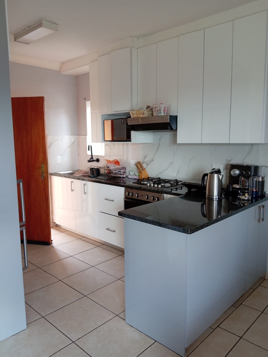 3 Bedroom Property for Sale in Kosmosdal Gauteng