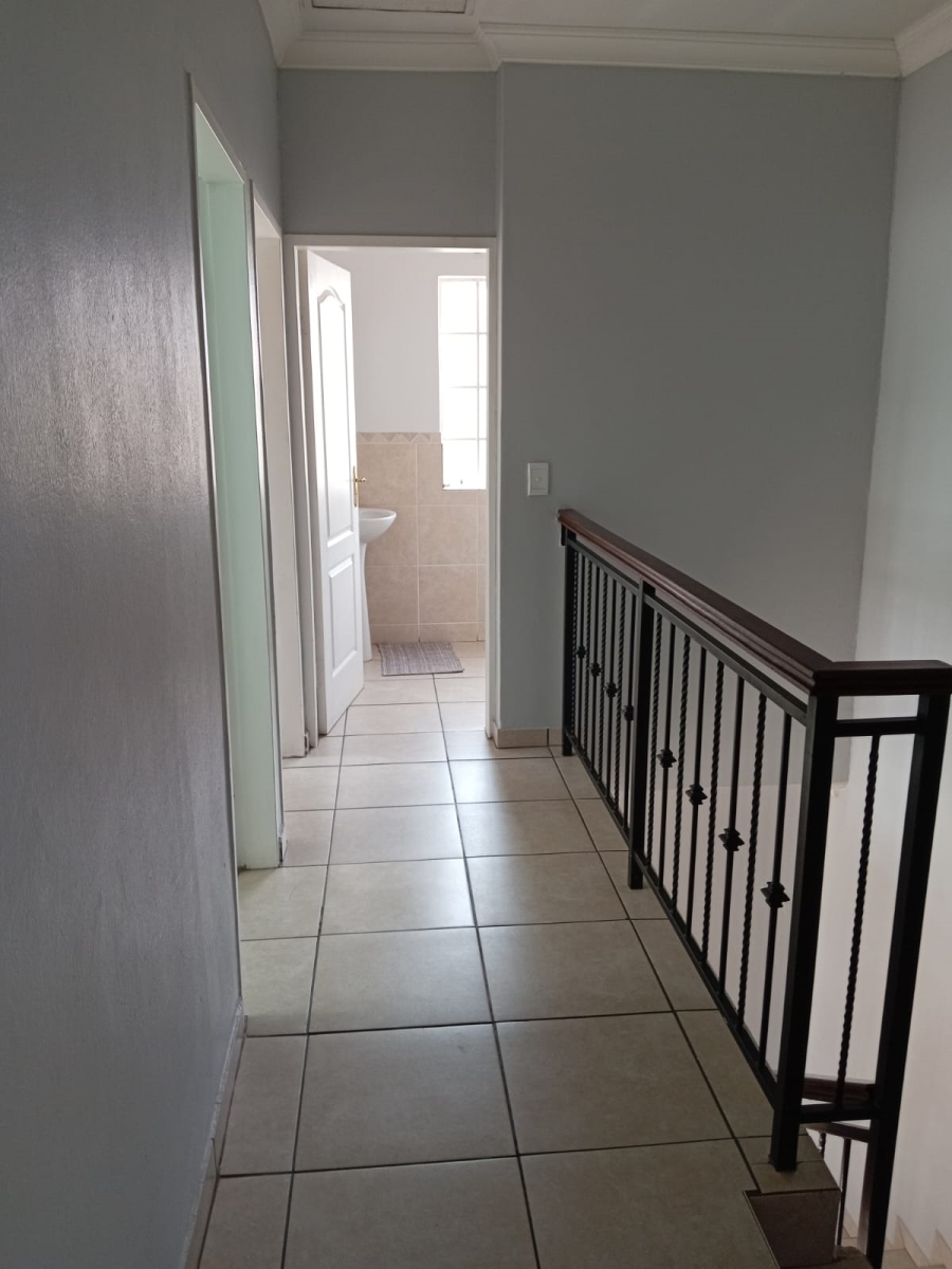 3 Bedroom Property for Sale in Kosmosdal Gauteng