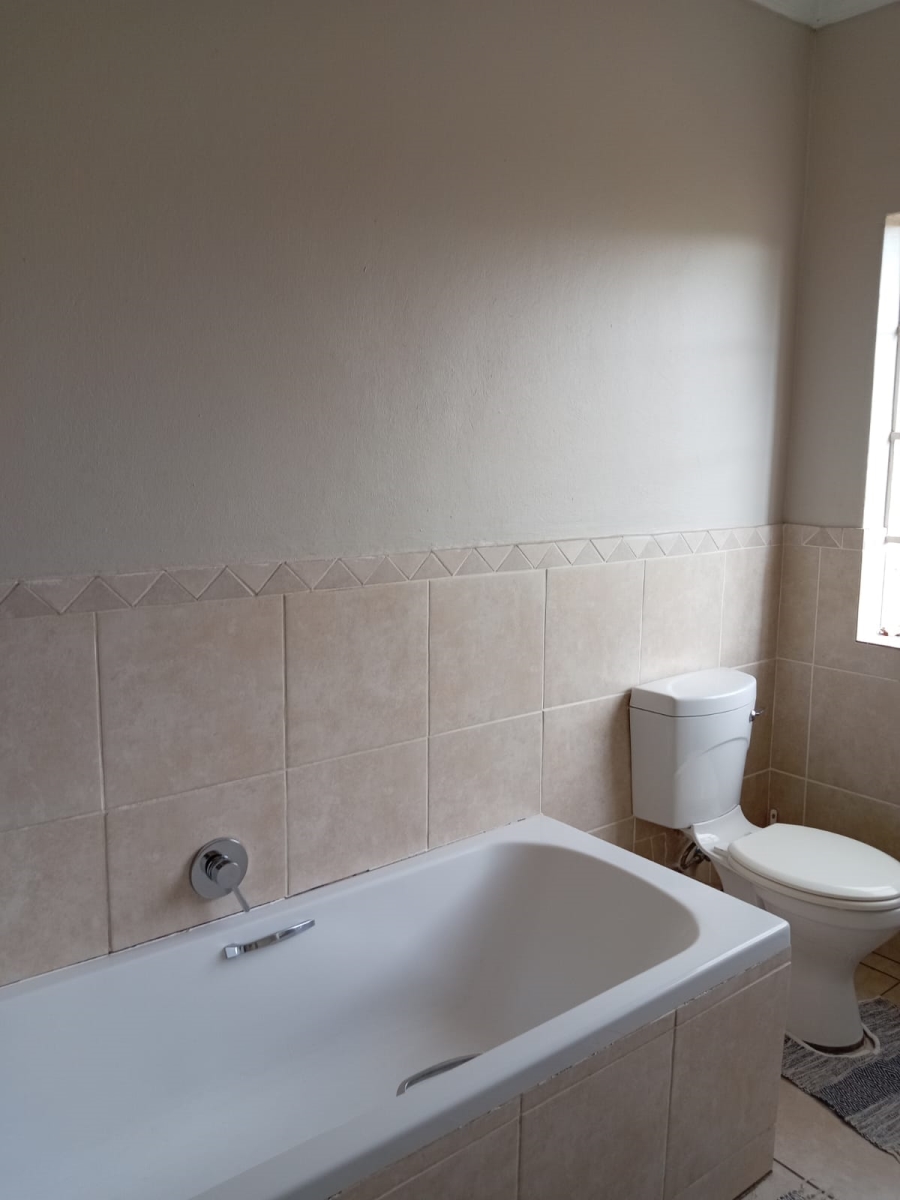 3 Bedroom Property for Sale in Kosmosdal Gauteng