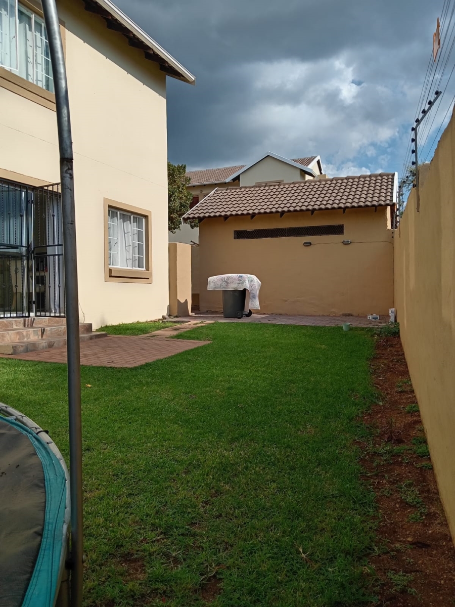 3 Bedroom Property for Sale in Kosmosdal Gauteng