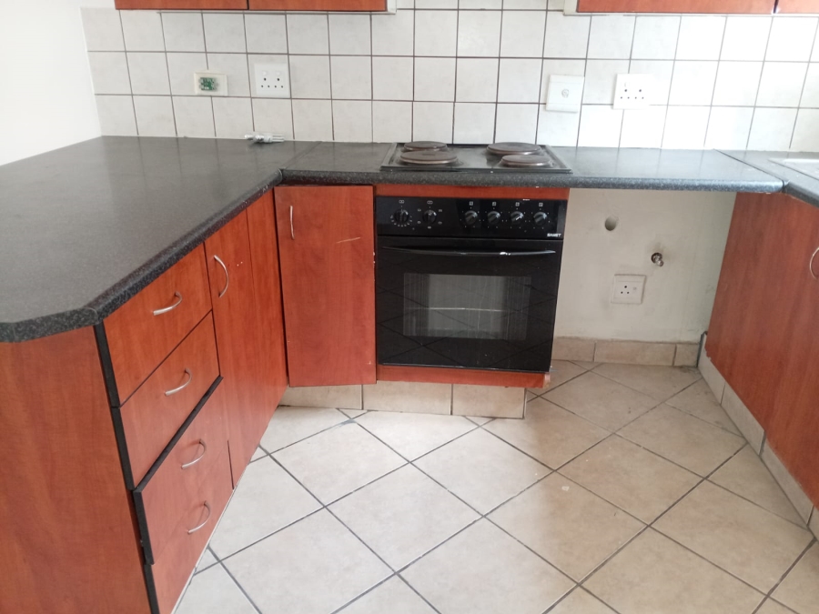 2 Bedroom Property for Sale in Vorna Valley Gauteng