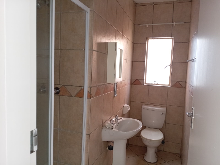 2 Bedroom Property for Sale in Vorna Valley Gauteng