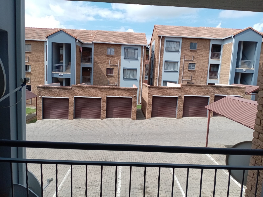 2 Bedroom Property for Sale in Vorna Valley Gauteng