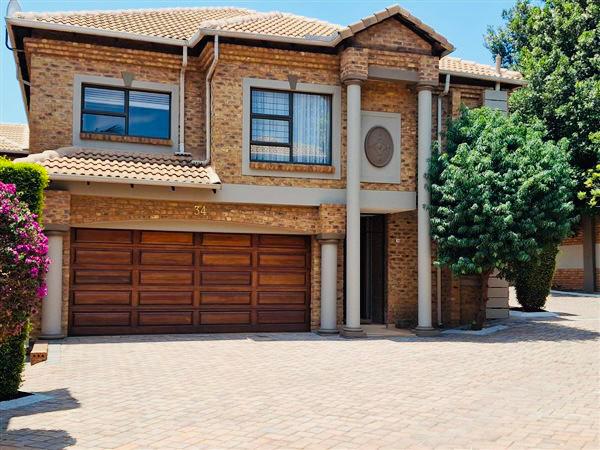 4 Bedroom Property for Sale in The Wilds Gauteng