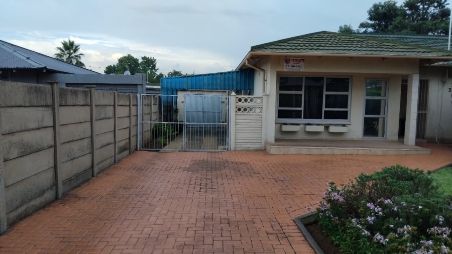 3 Bedroom Property for Sale in Vanderbijlpark CW 5 Gauteng