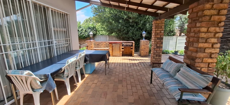 4 Bedroom Property for Sale in Rembrandt Park Gauteng