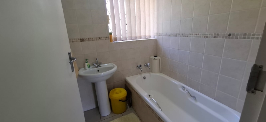 4 Bedroom Property for Sale in Rembrandt Park Gauteng