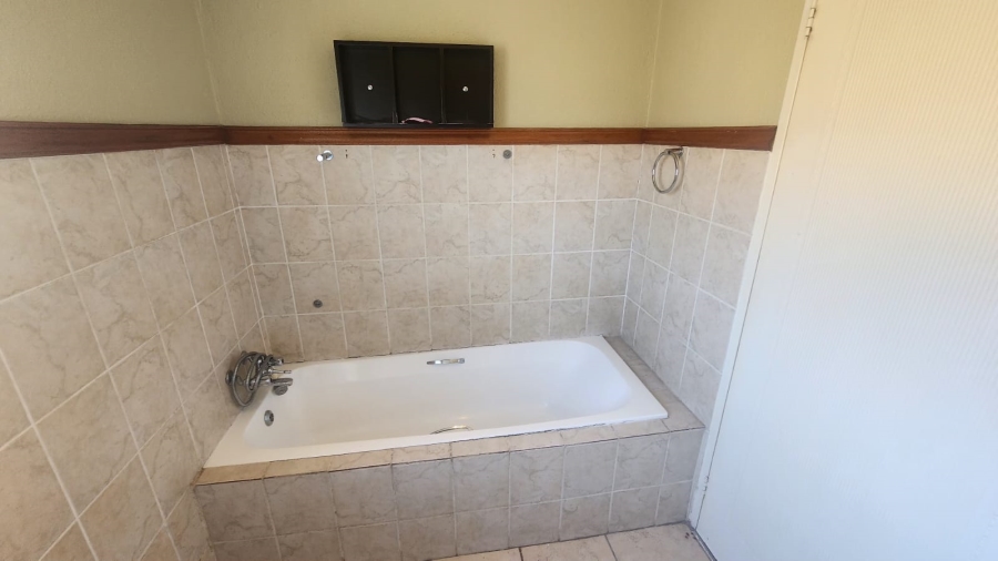 3 Bedroom Property for Sale in Annlin Gauteng