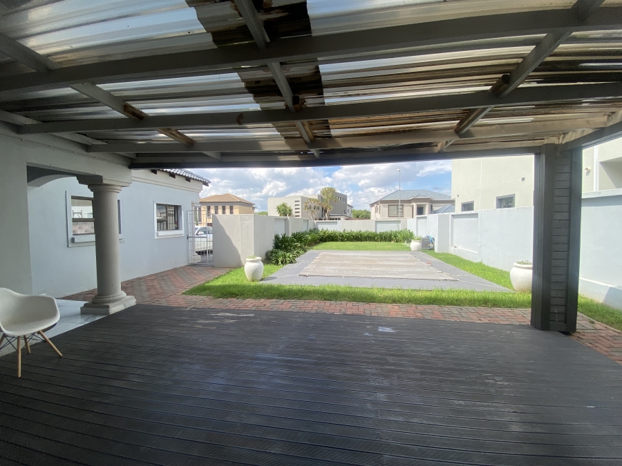 4 Bedroom Property for Sale in Willow Acres Ext 10 Gauteng