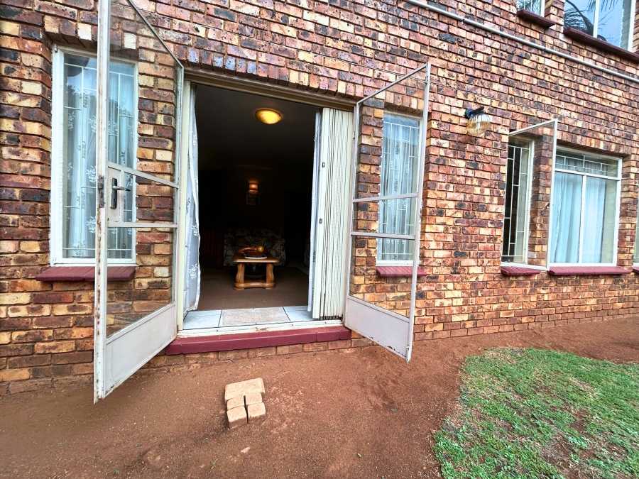 2 Bedroom Property for Sale in Zwartkop Gauteng