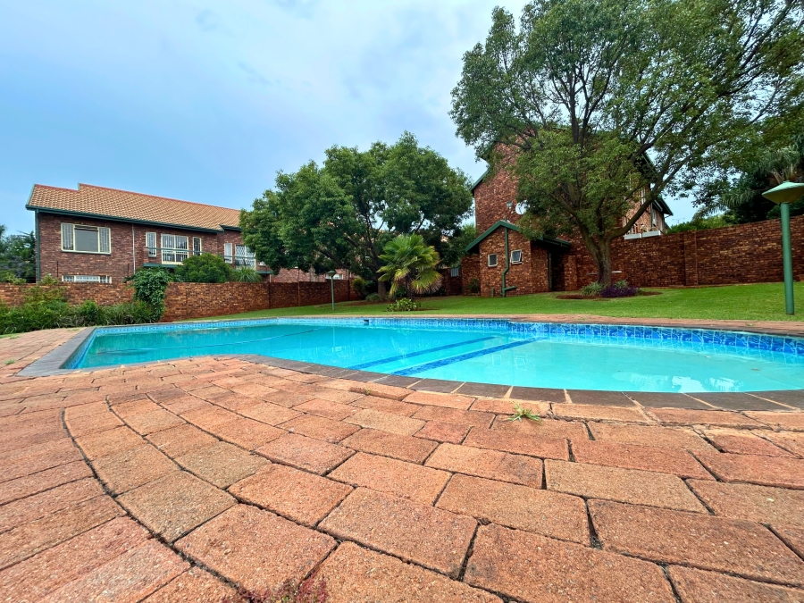 2 Bedroom Property for Sale in Zwartkop Gauteng