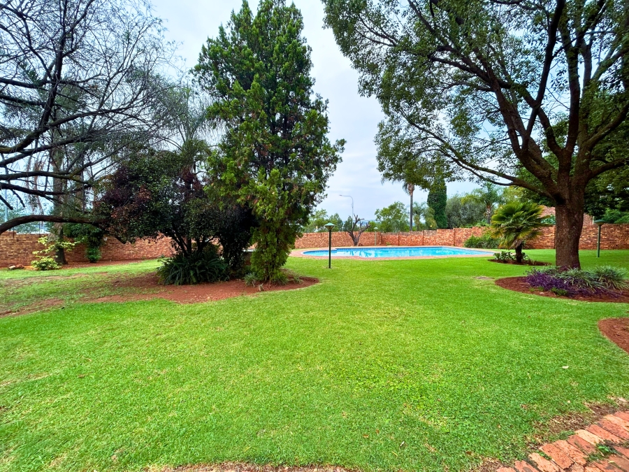 2 Bedroom Property for Sale in Zwartkop Gauteng