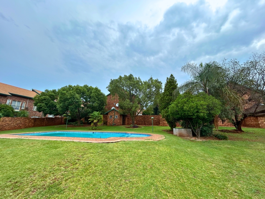 2 Bedroom Property for Sale in Zwartkop Gauteng