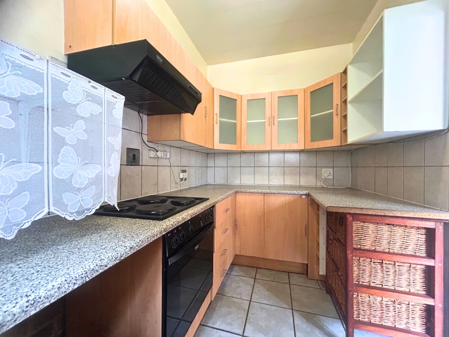 2 Bedroom Property for Sale in Eldoraigne Gauteng