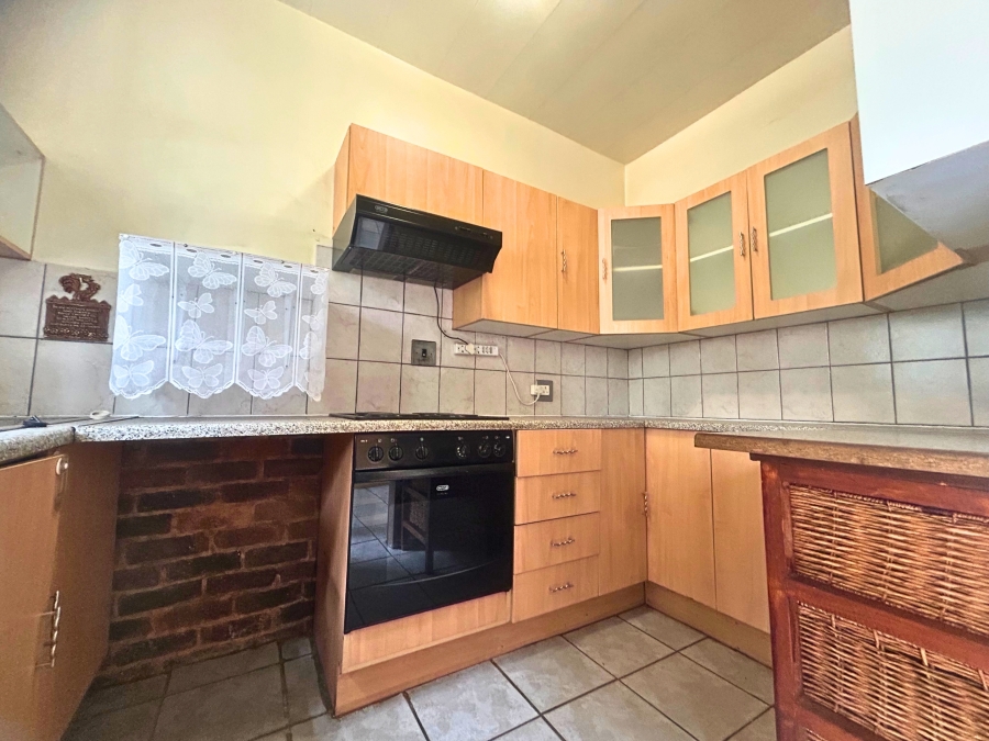 2 Bedroom Property for Sale in Eldoraigne Gauteng