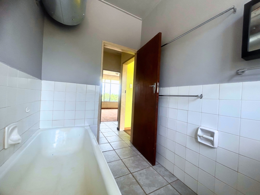 2 Bedroom Property for Sale in Eldoraigne Gauteng