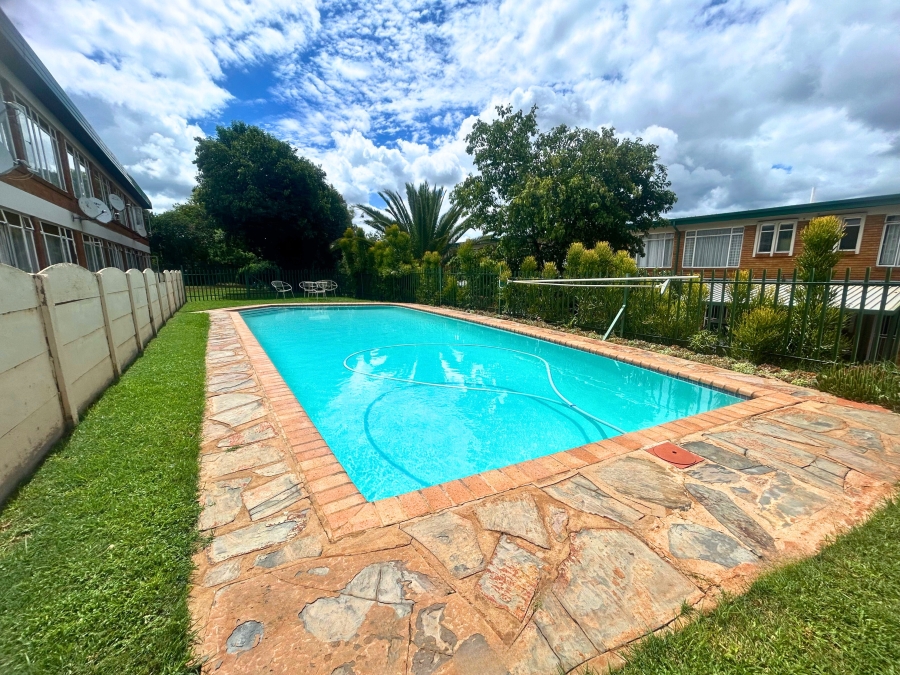 2 Bedroom Property for Sale in Eldoraigne Gauteng