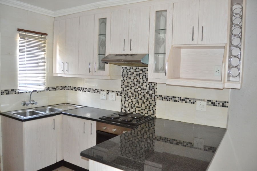 2 Bedroom Property for Sale in Thatchfield Estate Gauteng