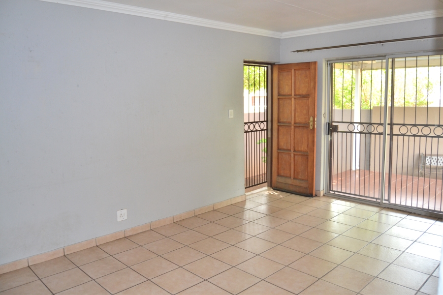 2 Bedroom Property for Sale in Thatchfield Estate Gauteng