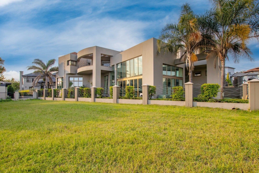 5 Bedroom Property for Sale in Blue Valley Golf Estate Gauteng