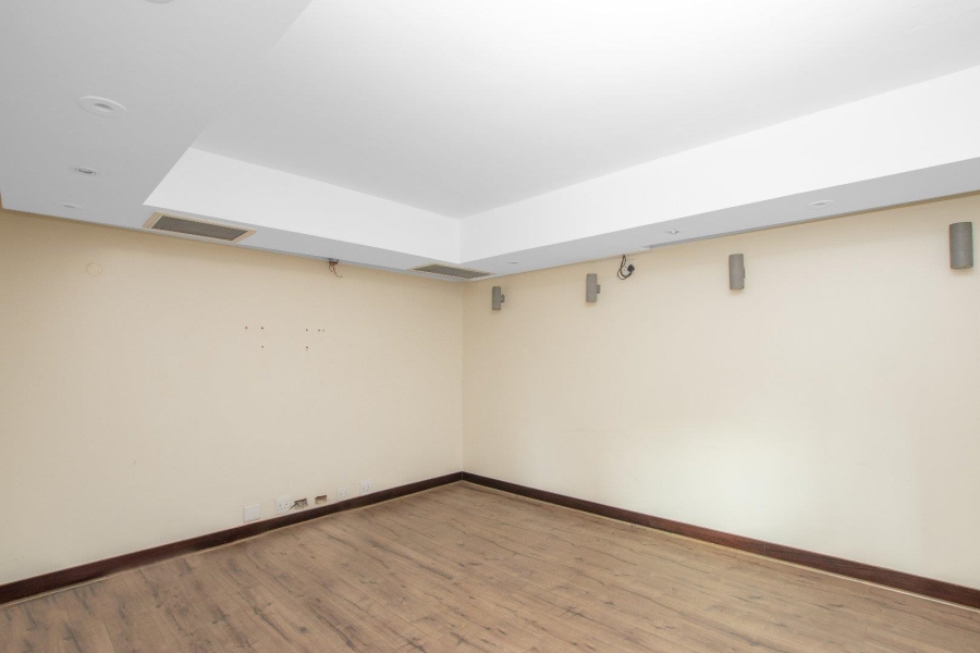 5 Bedroom Property for Sale in Blue Valley Golf Estate Gauteng