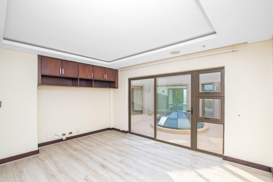 5 Bedroom Property for Sale in Blue Valley Golf Estate Gauteng