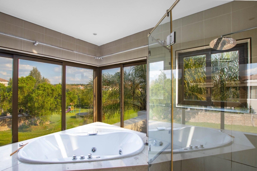5 Bedroom Property for Sale in Blue Valley Golf Estate Gauteng