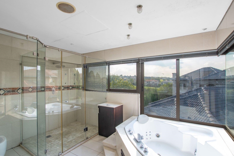 5 Bedroom Property for Sale in Blue Valley Golf Estate Gauteng